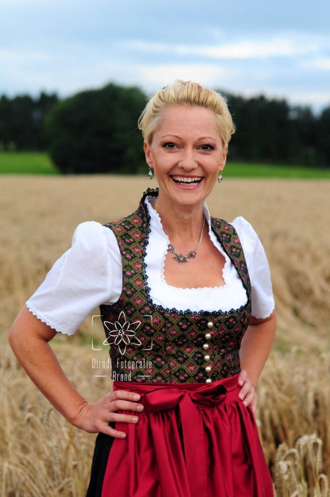 Frauen in durchsichtiger kleidung