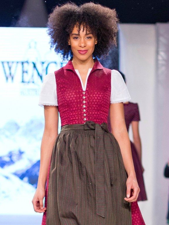 Dirndl mit Kragen von Wenger