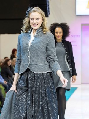 Strickjacke und Trachtenrock